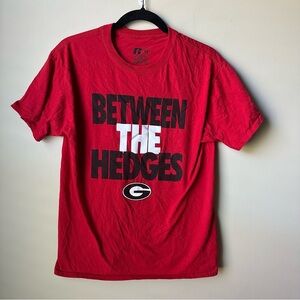 Georgia Bulldogs T-Shirt Mens Size M 38-40 Red Short Sleeve Between The Hedges